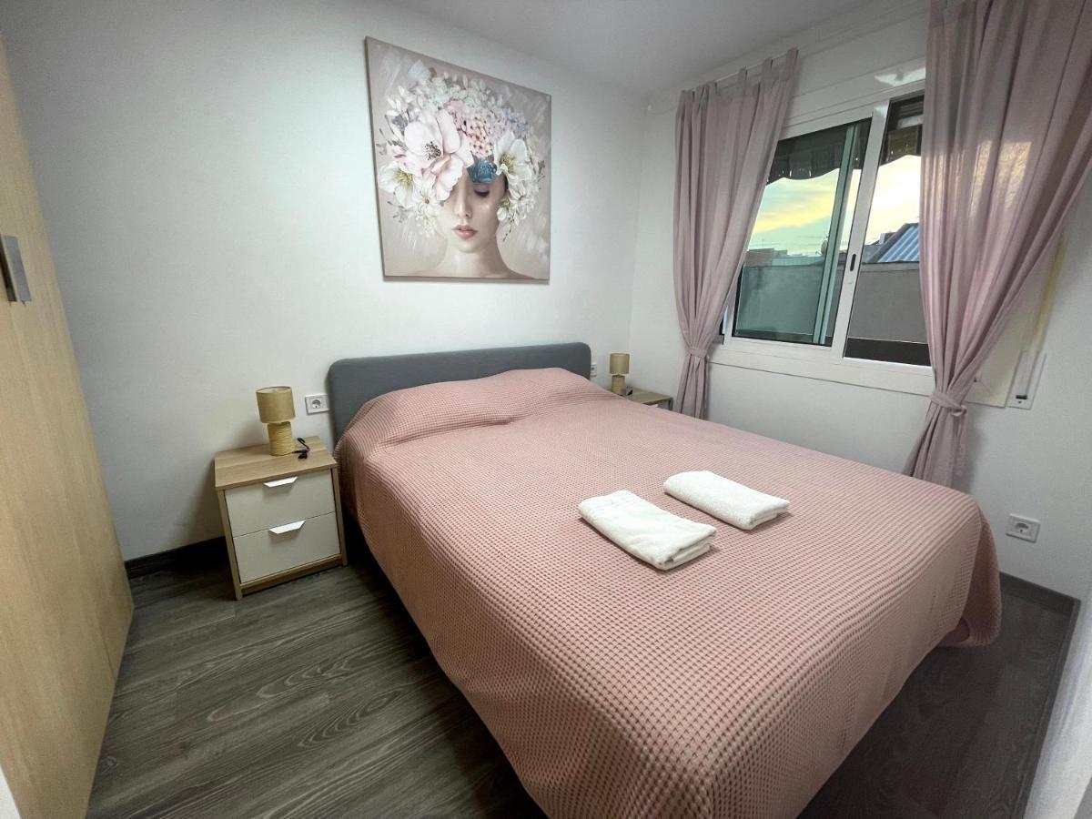 Sant Adria Beach Apartment Wi-Fi Parking Free ซานต์อาเตรียเดเบซอซ ภายนอก รูปภาพ