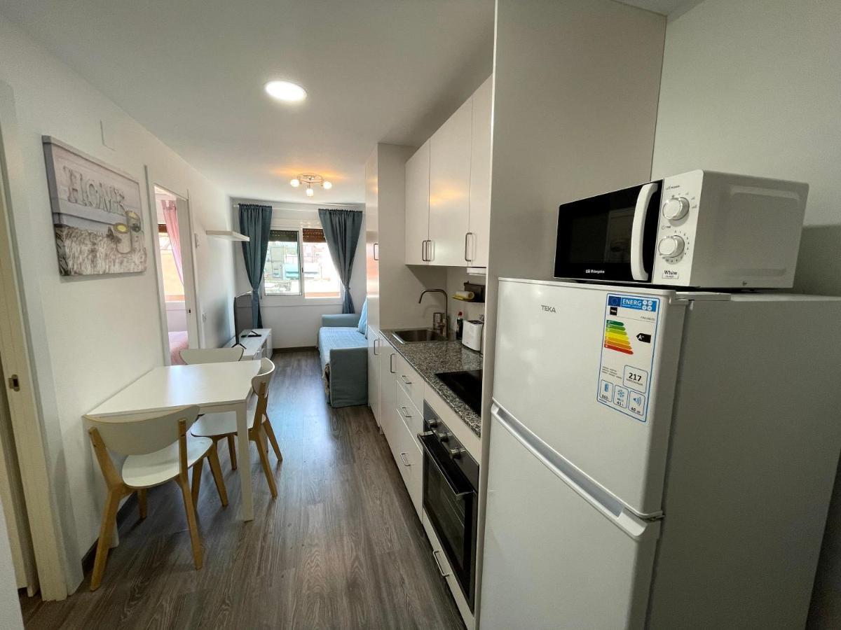 Sant Adria Beach Apartment Wi-Fi Parking Free ซานต์อาเตรียเดเบซอซ ภายนอก รูปภาพ